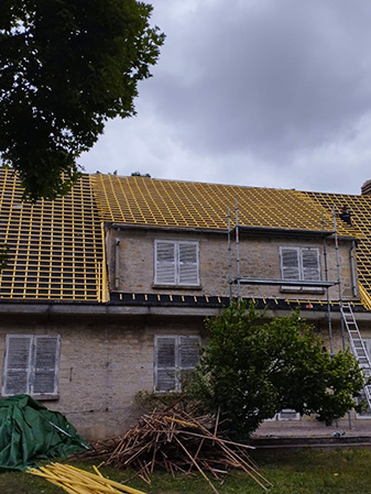 Couvreur sur toiture à Saint-Nom-La-Bretèche (78860)